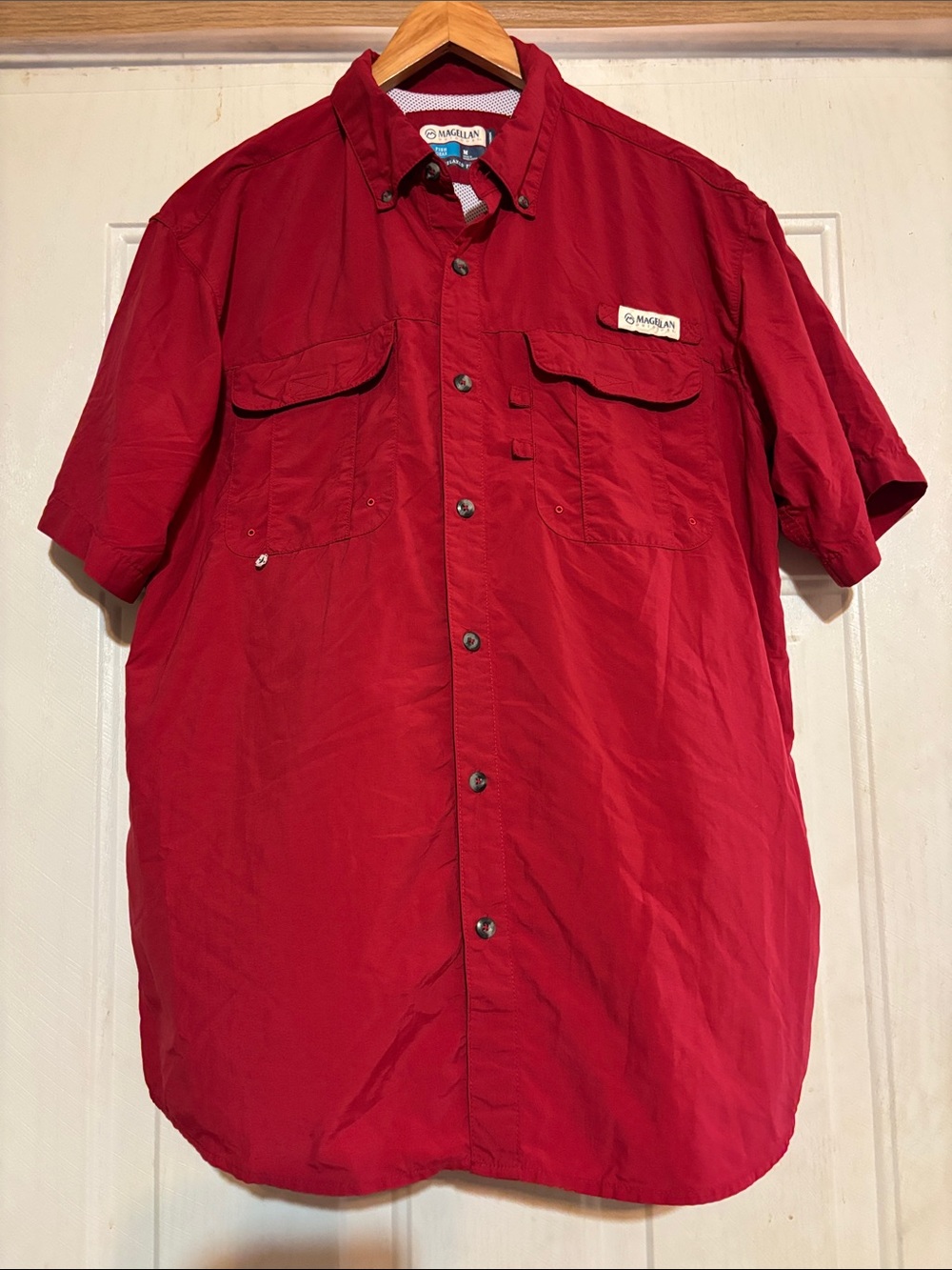 Magellan Outdoors Men's Short-Sleeve Button-Down Shirt‎ in Red